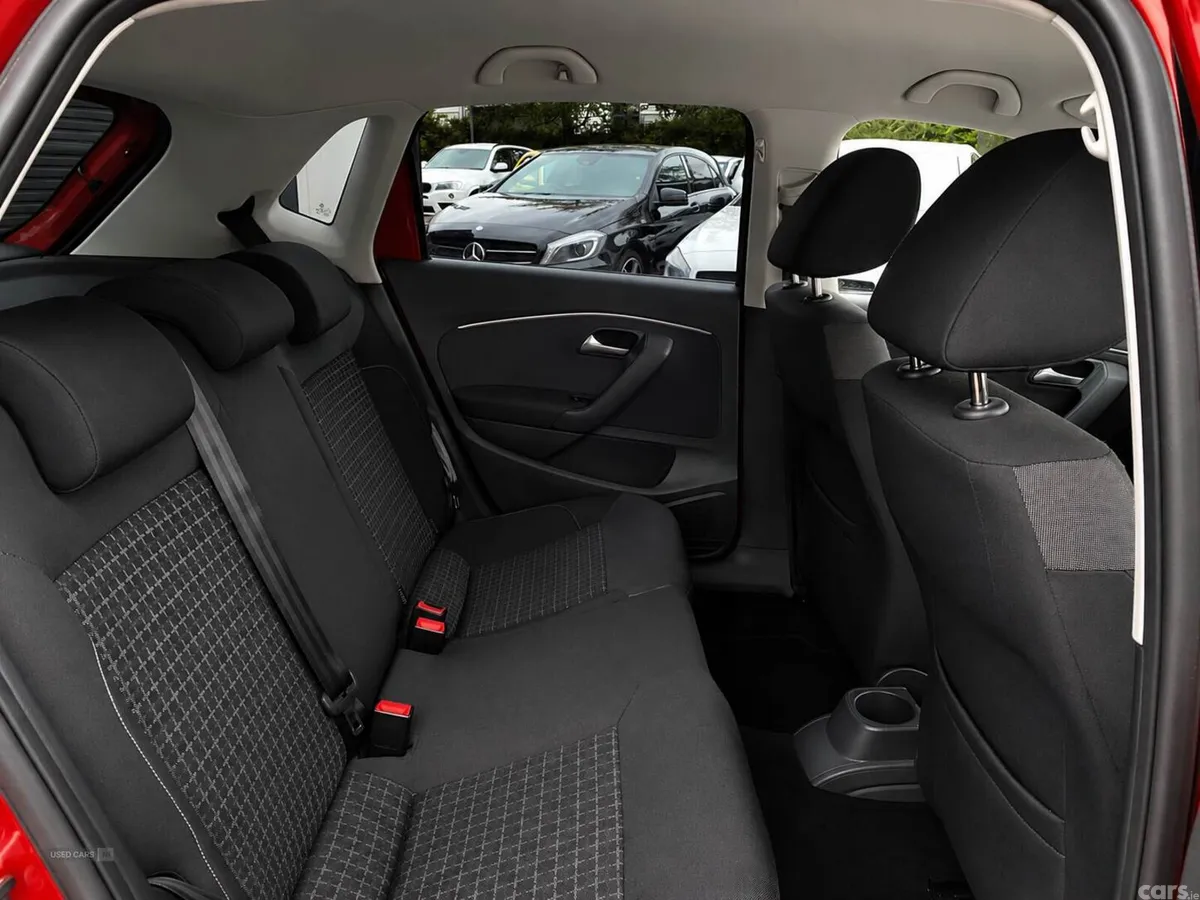 Volkswagen Polo , Petrol, 2014, 