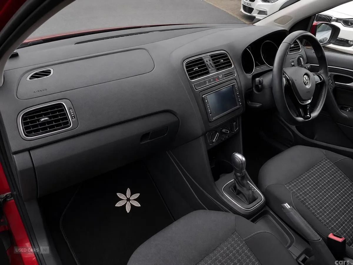 Volkswagen Polo , Petrol, 2014, 
