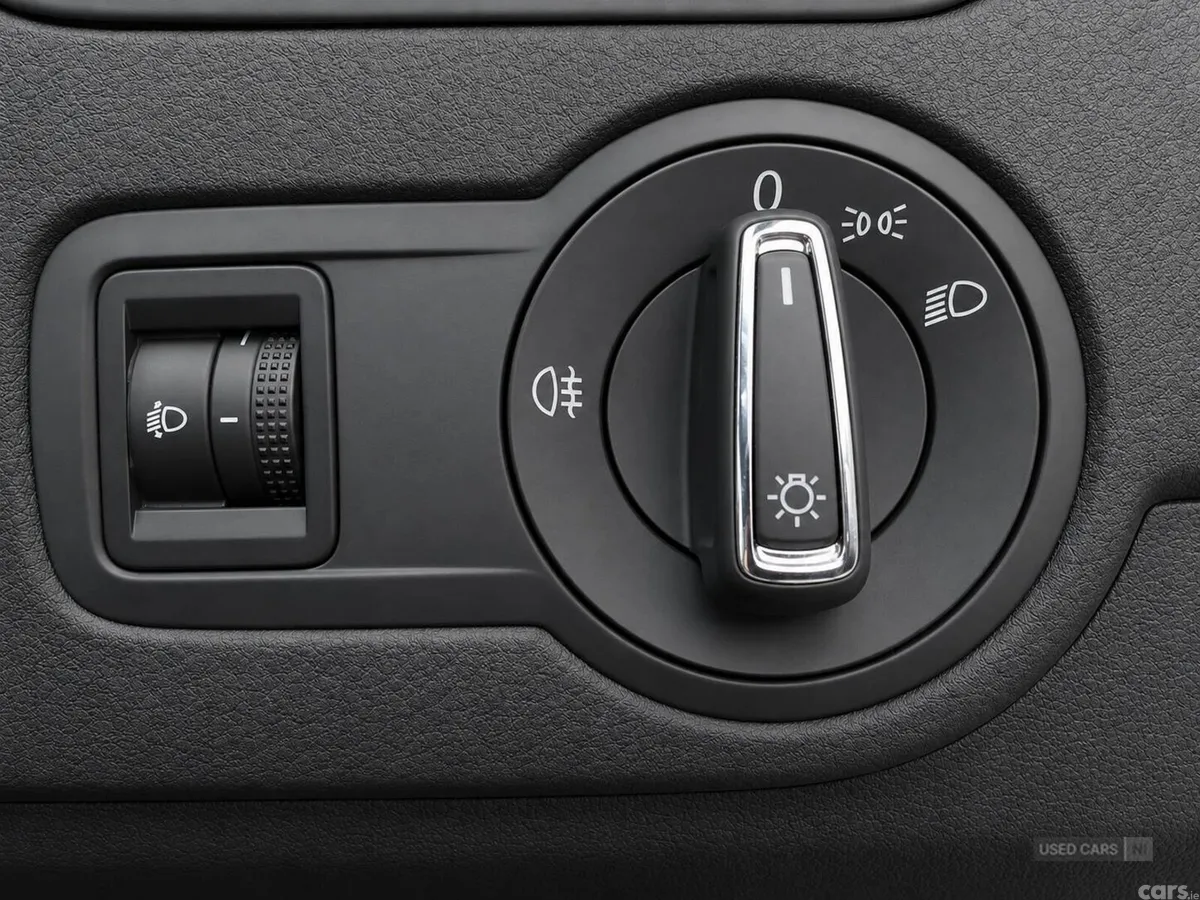 Volkswagen Polo , Petrol, 2014, 