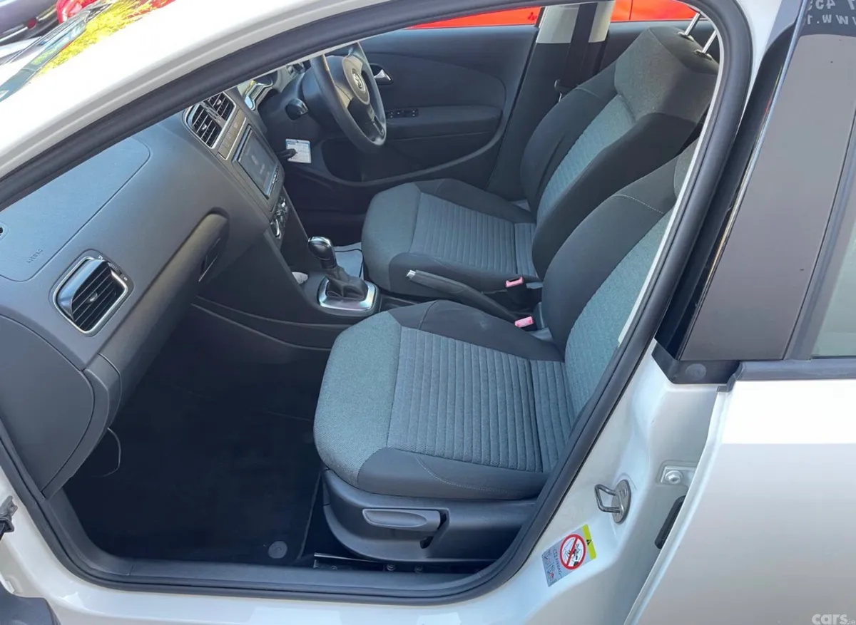 Volkswagen Polo 2013 Auto/ only 66k km/ warranty., Dublin 12