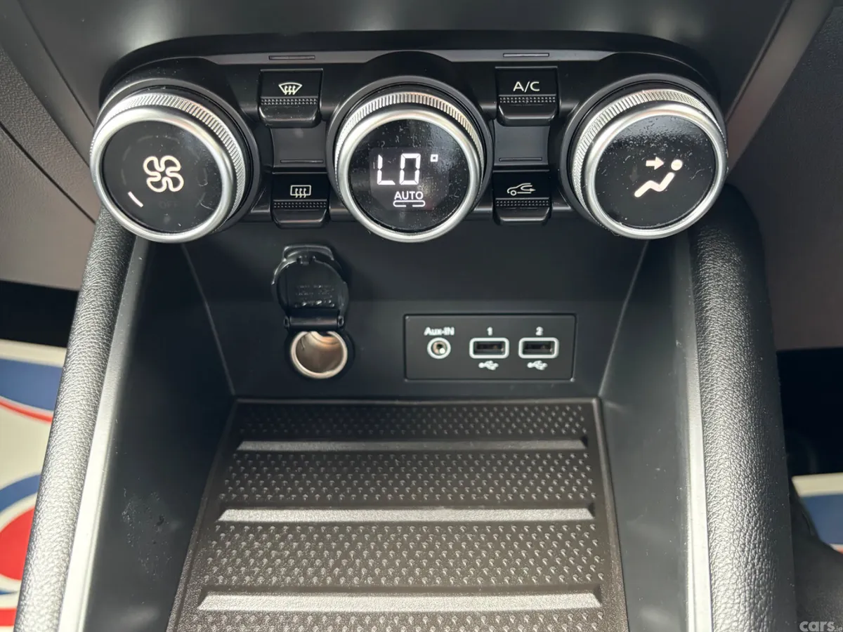 Renault Captur Hatchback, Petrol Plug-in Hybrid, 2021, Grey