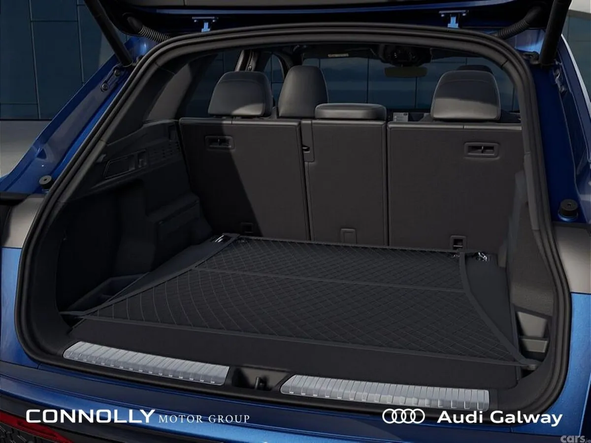 Audi Q5 SUV, Petrol Plug-in Hybrid, 2027, Blue
