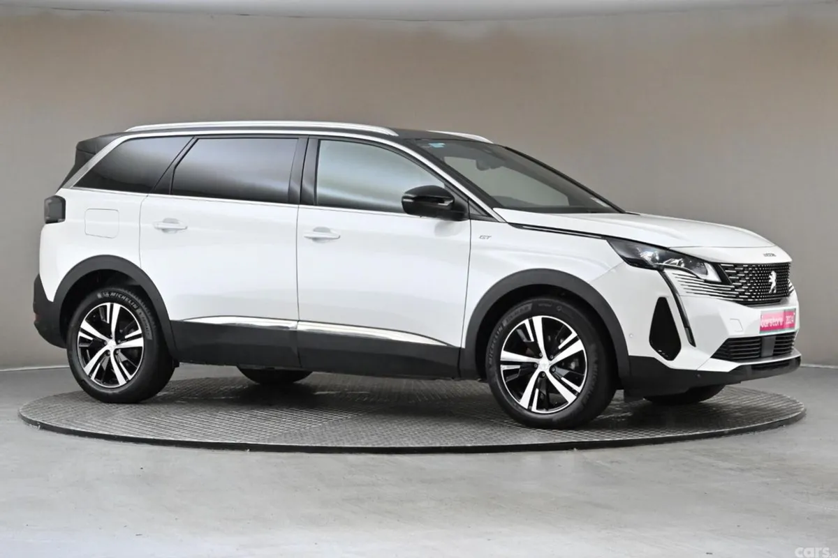 Peugeot 5008 MPV, Petrol Hybrid, 2024, White