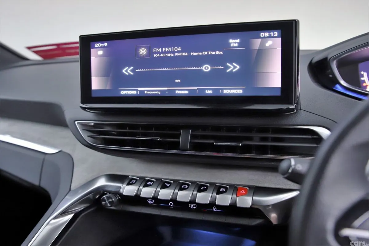 Peugeot 5008 MPV, Petrol Hybrid, 2024, White