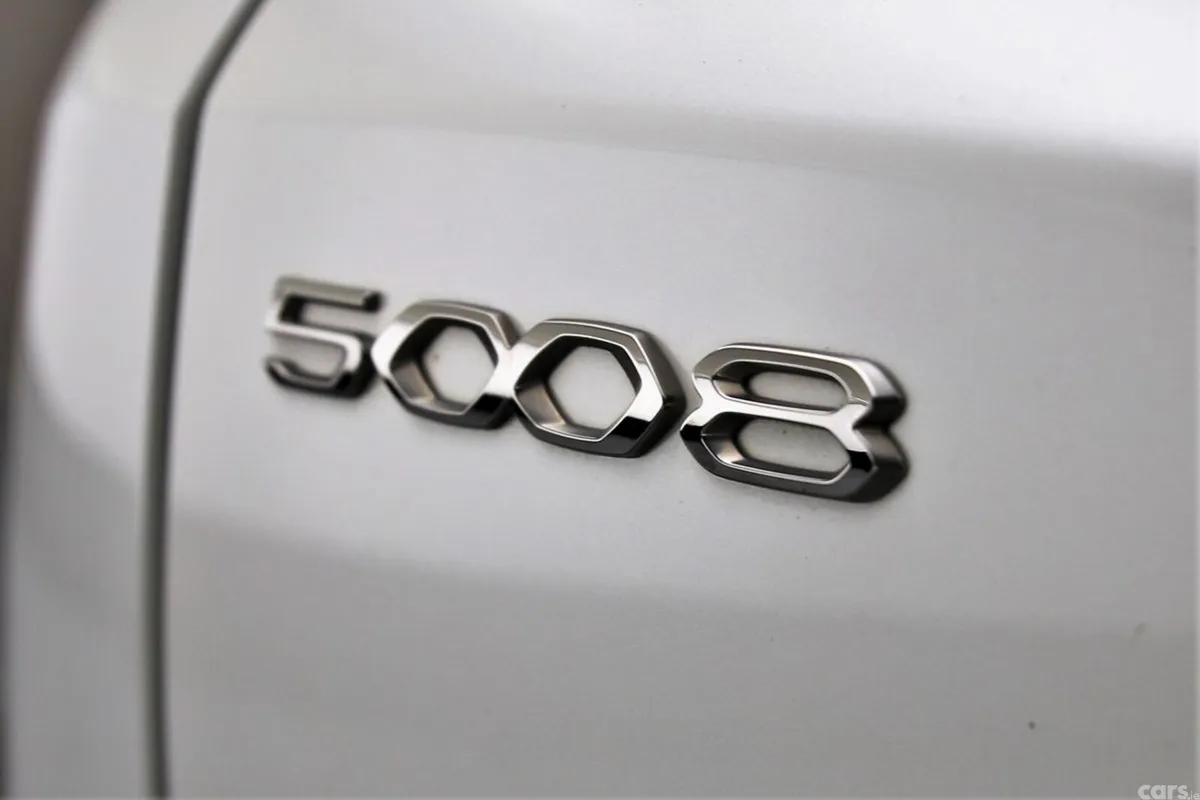 Peugeot 5008 MPV, Petrol Hybrid, 2024, White
