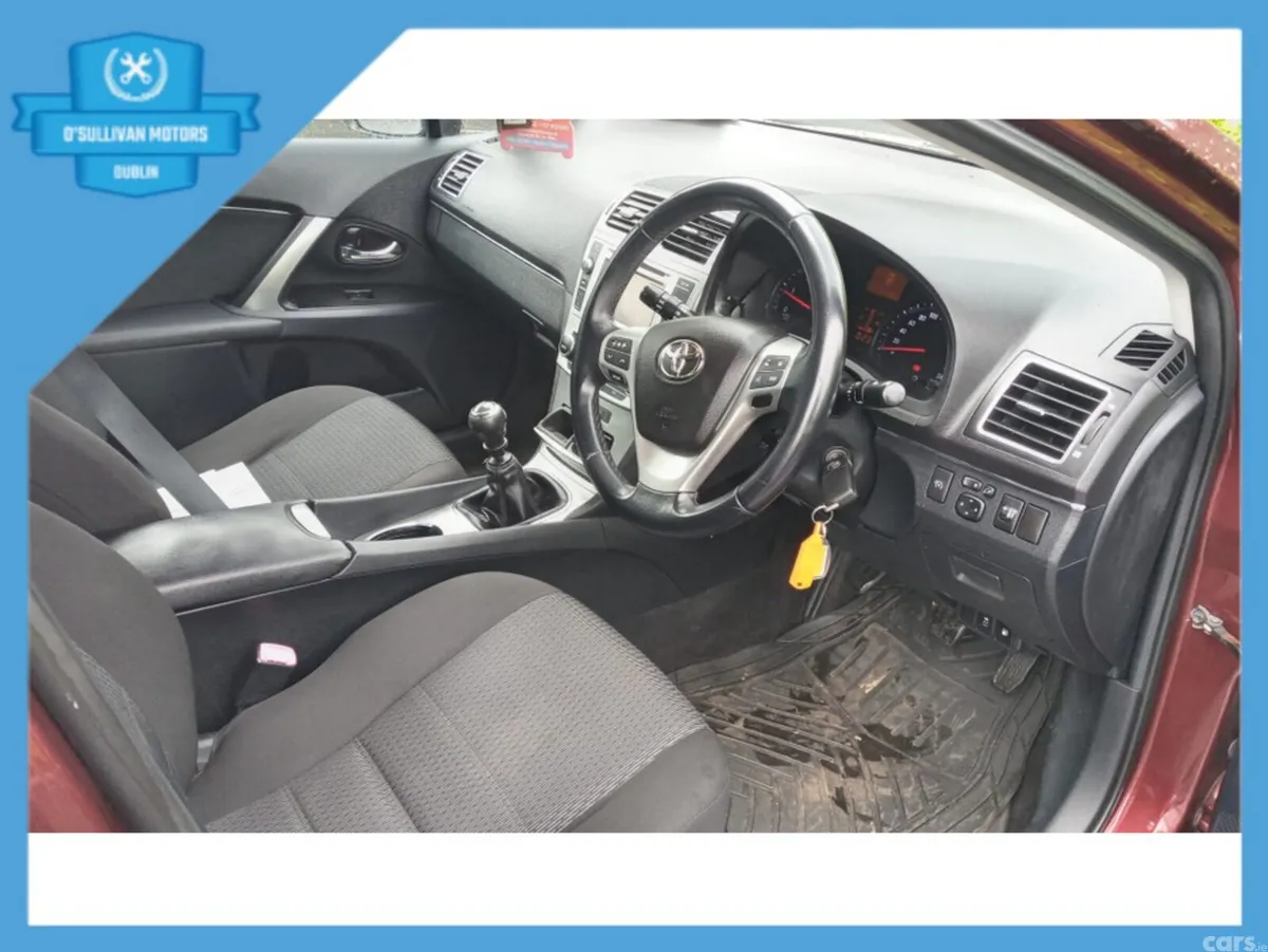 Toyota Avensis Saloon, Diesel, 2012, Red