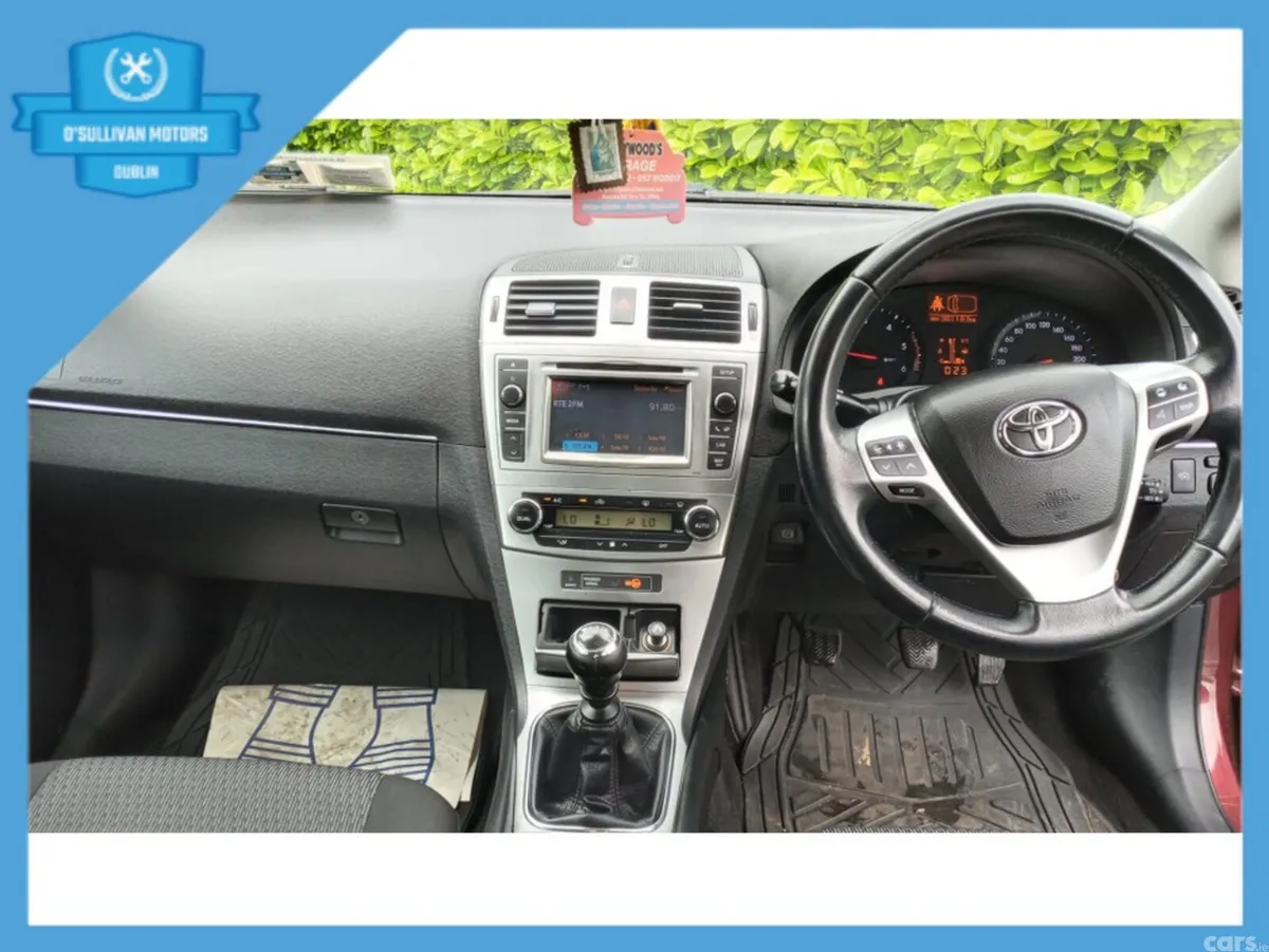 Toyota Avensis Saloon, Diesel, 2012, Red