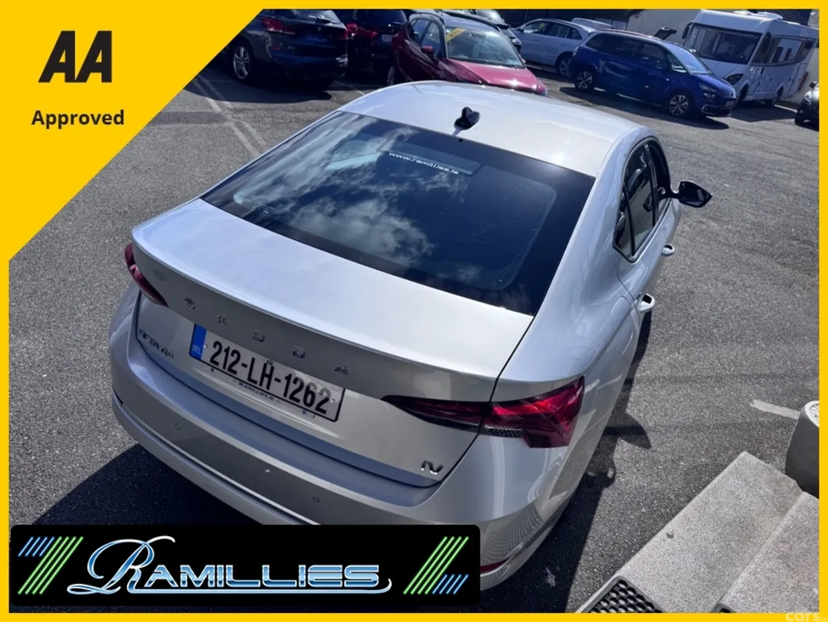 Skoda Octavia Hatchback, Petrol Plug-in Hybrid, 2021, Silver