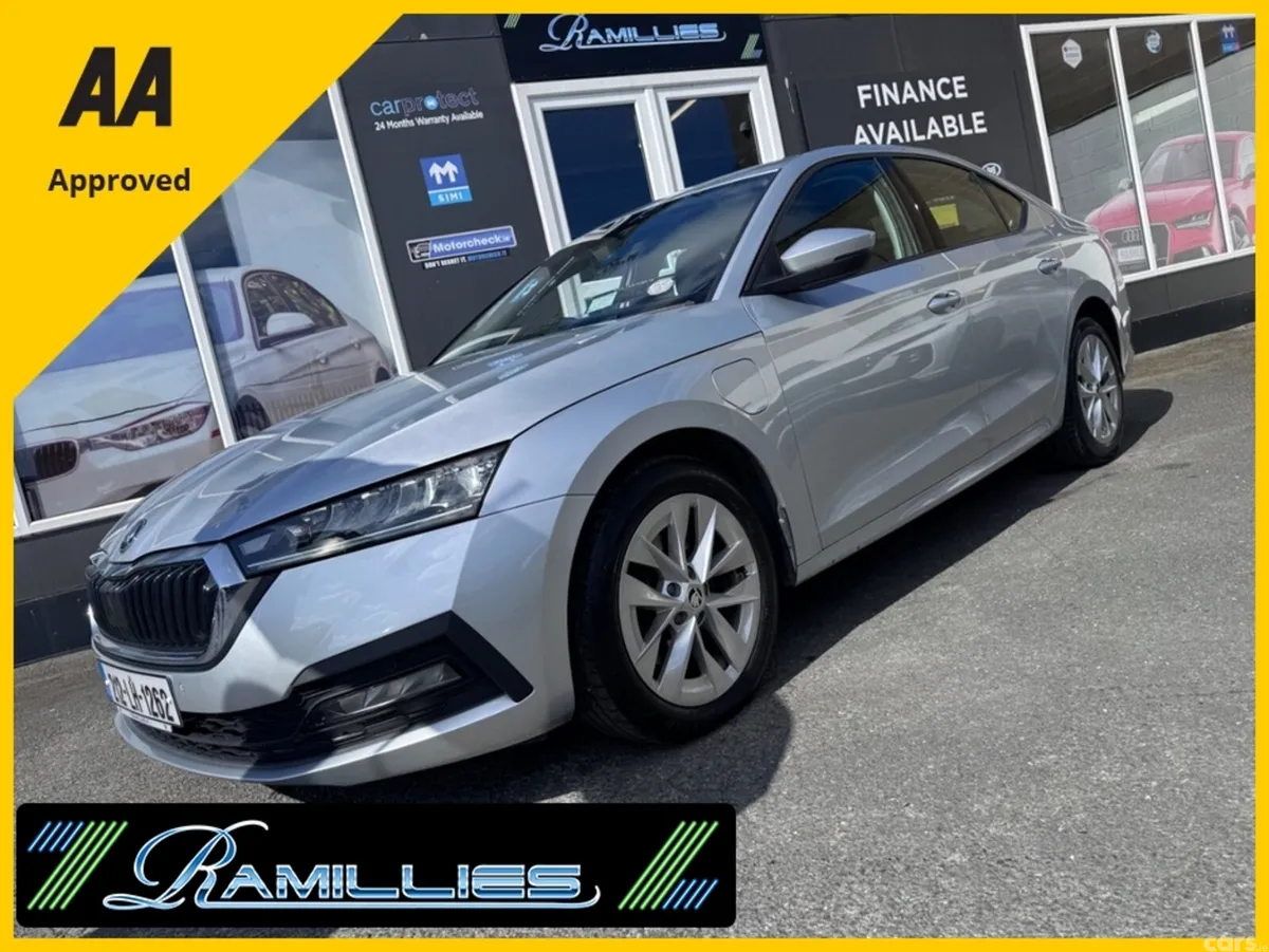 Skoda Octavia Hatchback, Petrol Plug-in Hybrid, 2021, Silver