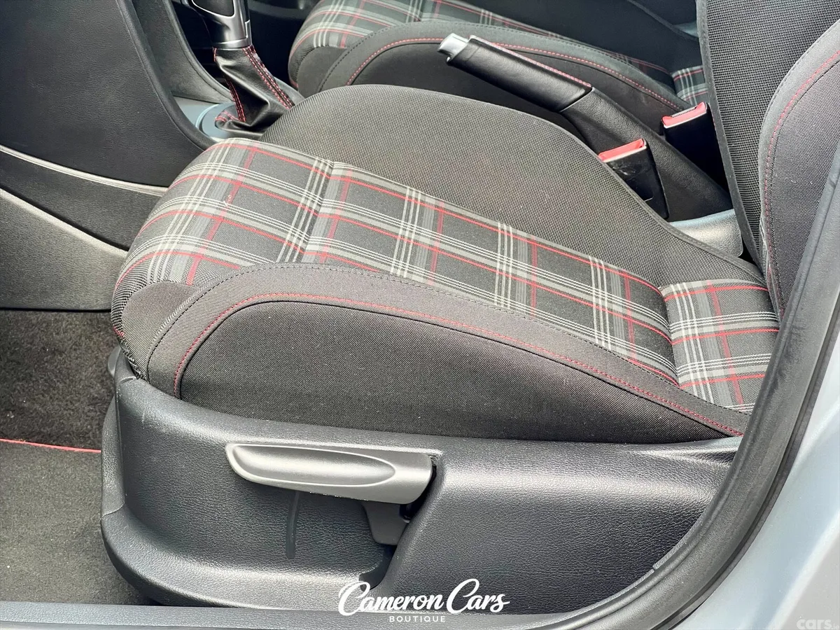 Volkswagen Polo Hatchback, Petrol, 2015, Silver