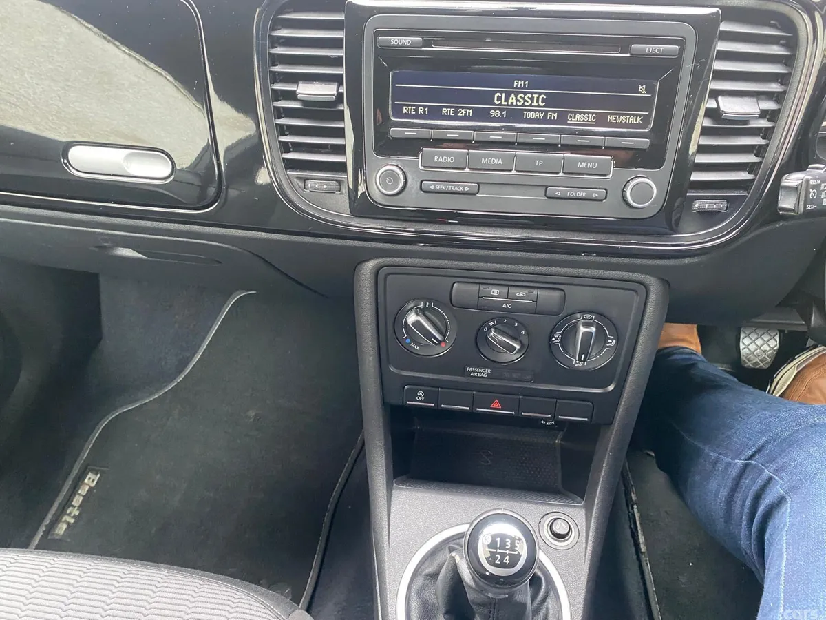 Volkswagen Beetle Hatchback, Diesel, 2014, Black