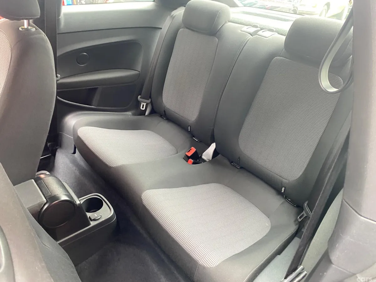 Volkswagen Beetle Hatchback, Diesel, 2014, Black