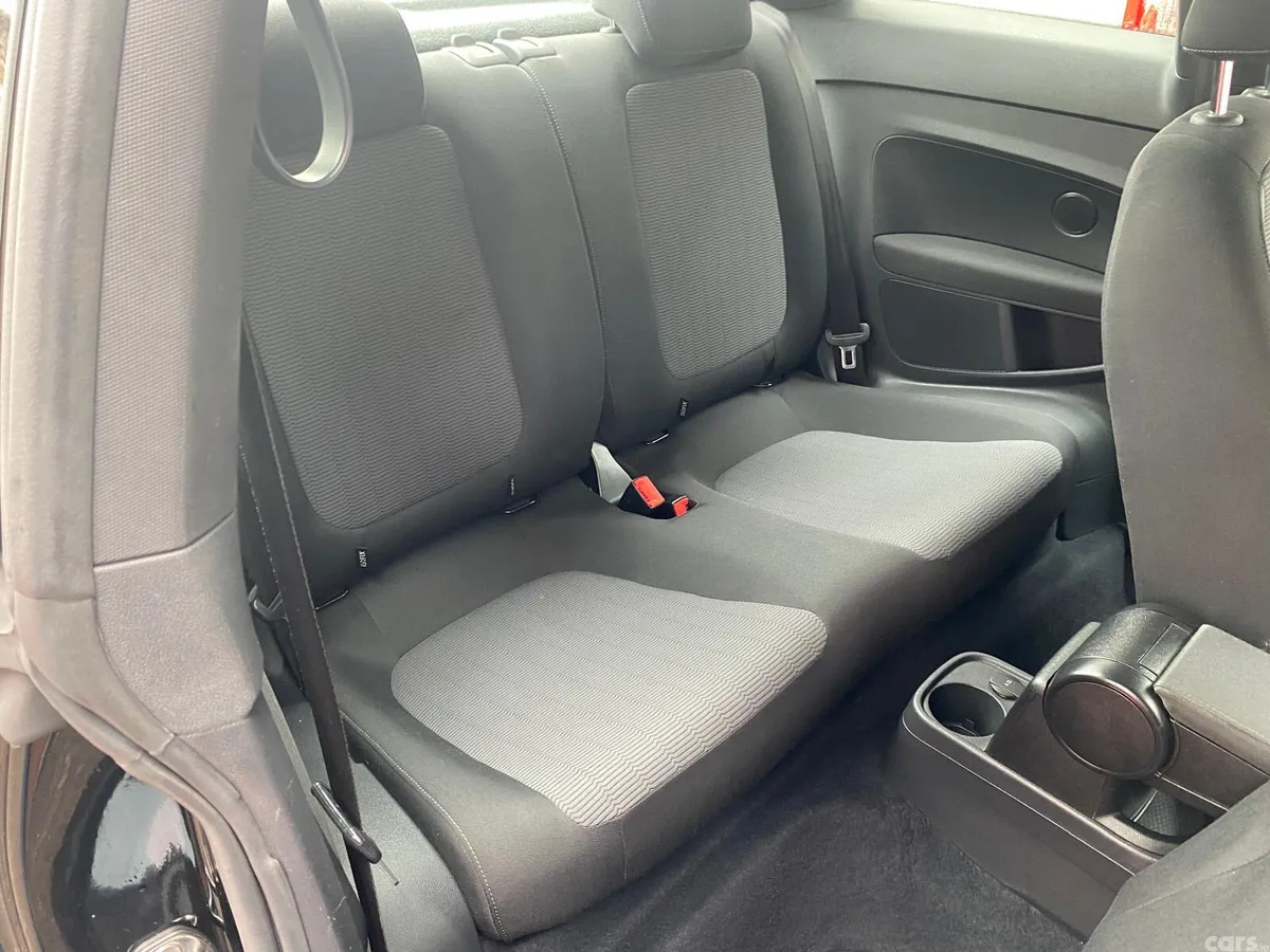 Volkswagen Beetle Hatchback, Diesel, 2014, Black