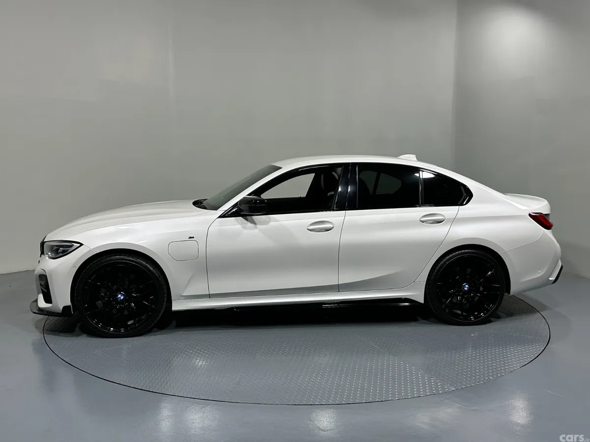 BMW 3-Series Saloon, Petrol Hybrid, 2020, White