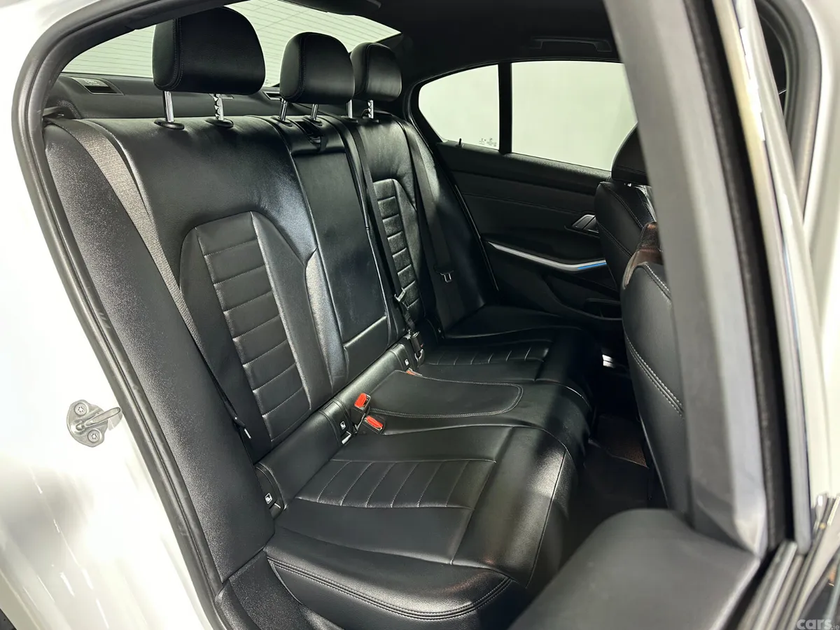 BMW 3-Series Saloon, Petrol Hybrid, 2020, White