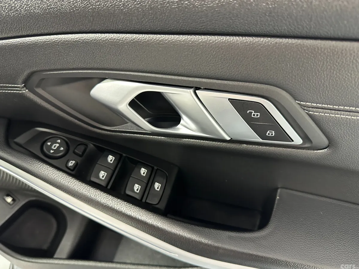 BMW 3-Series Saloon, Petrol Hybrid, 2020, White