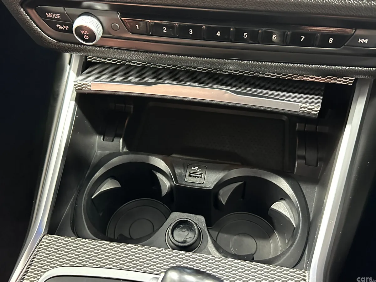 BMW 3-Series Saloon, Petrol Hybrid, 2020, White