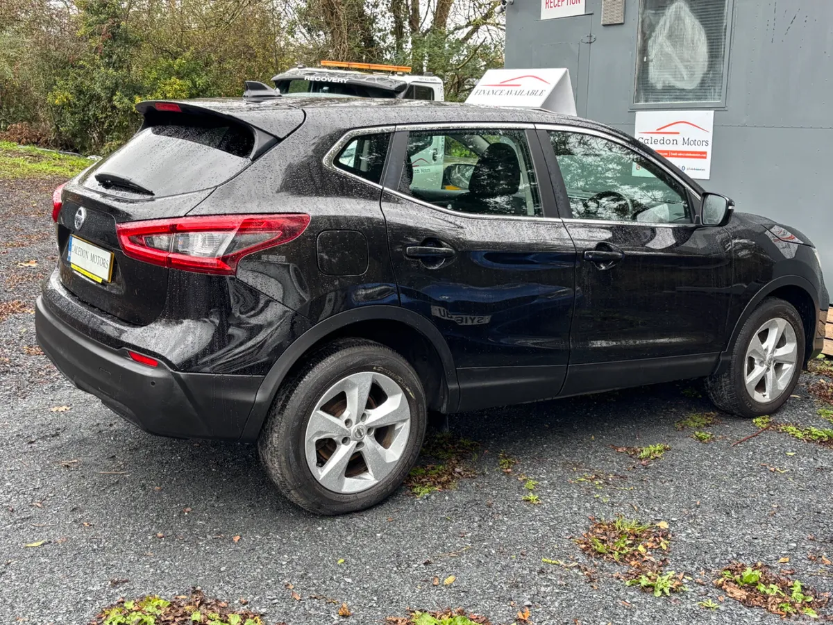Nissan Qashqai Hatchback, Petrol, 2020, Black