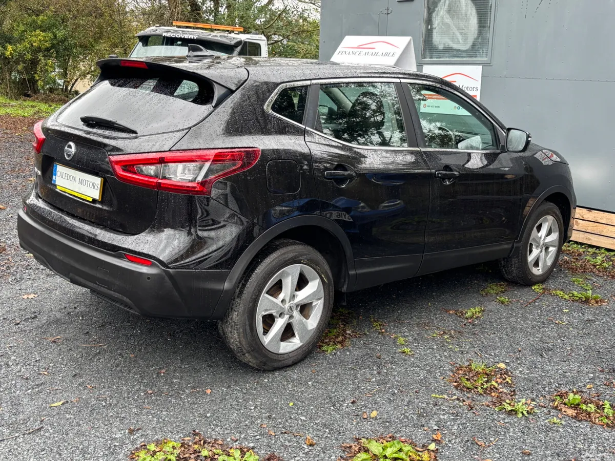 Nissan Qashqai Hatchback, Petrol, 2020, Black