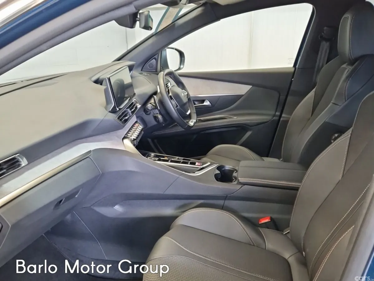 Peugeot 3008 MPV, Petrol Hybrid, 2024, Blue