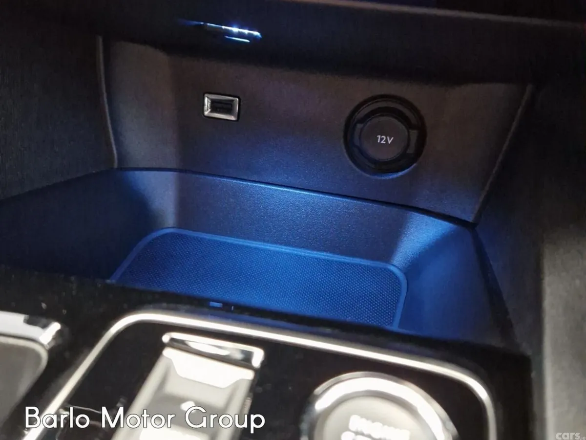 Peugeot 3008 MPV, Petrol Hybrid, 2024, Blue