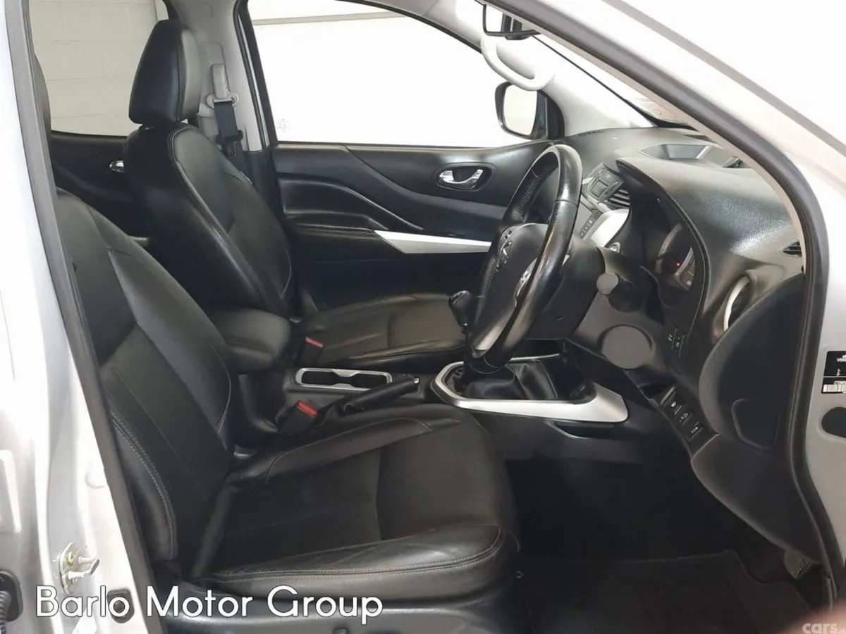 Nissan Navara MPV, Diesel, 2021, Silver