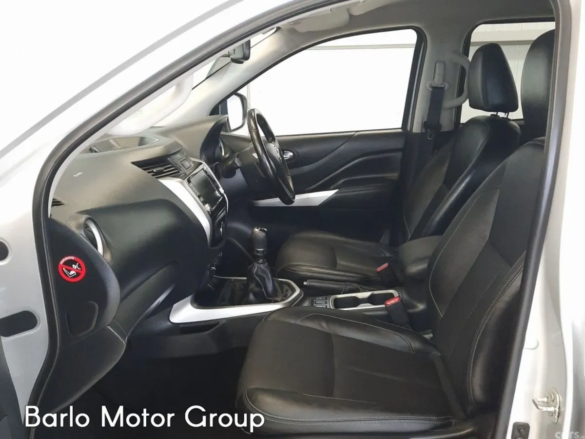 Nissan Navara MPV, Diesel, 2021, Silver