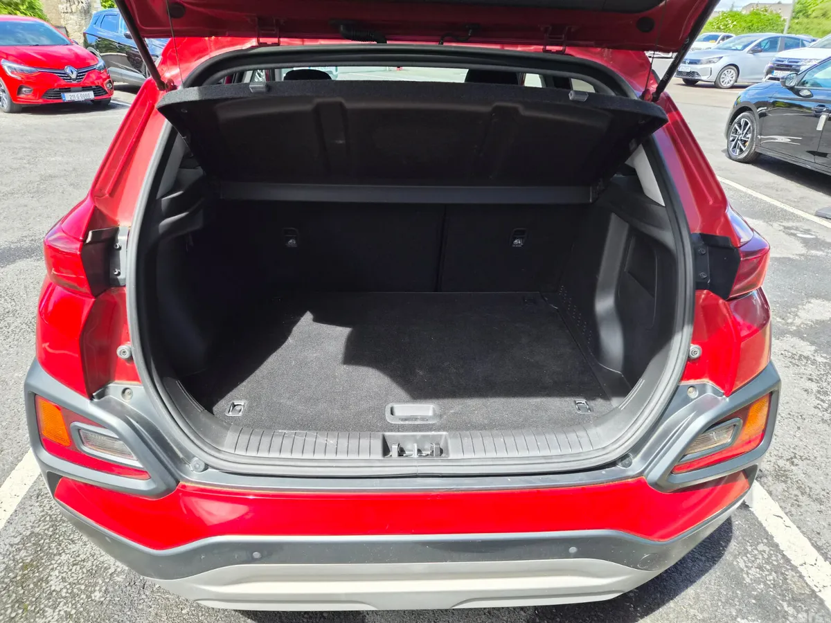 Hyundai KONA MPV, Diesel, 2020, Red