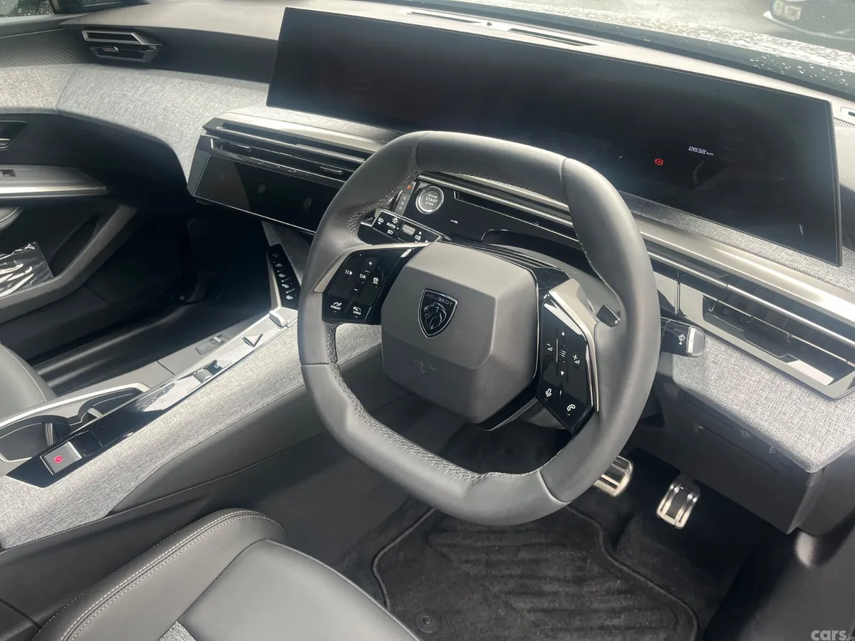 Peugeot 3008 MPV, Electric, 2026, Grey