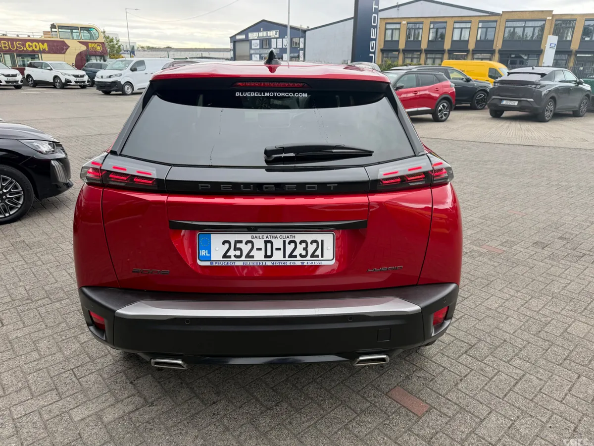 Peugeot 2008 MPV, Petrol, 2025, Red