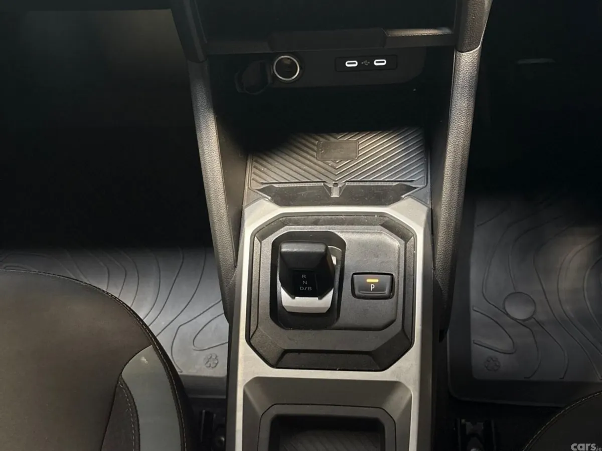 Dacia Duster SUV, Petrol Hybrid, 2026, Grey
