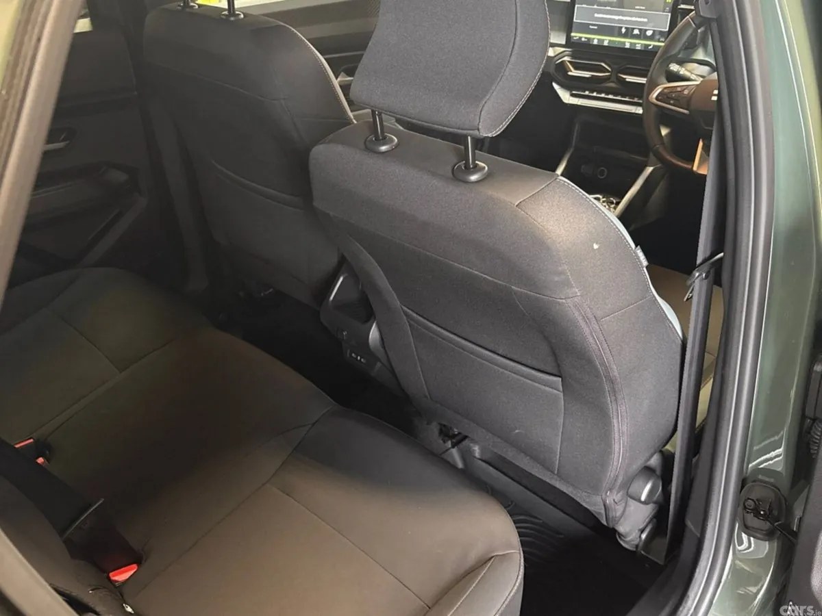 Dacia Duster SUV, Petrol Hybrid, 2026, Grey