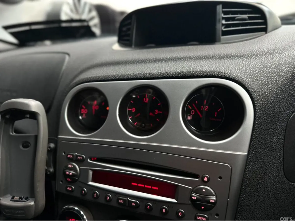 Alfa Romeo 156 Saloon, Petrol, 2002, Red
