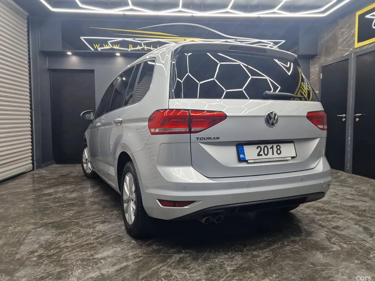 Volkswagen Touran MPV, Diesel, 2018, Silver