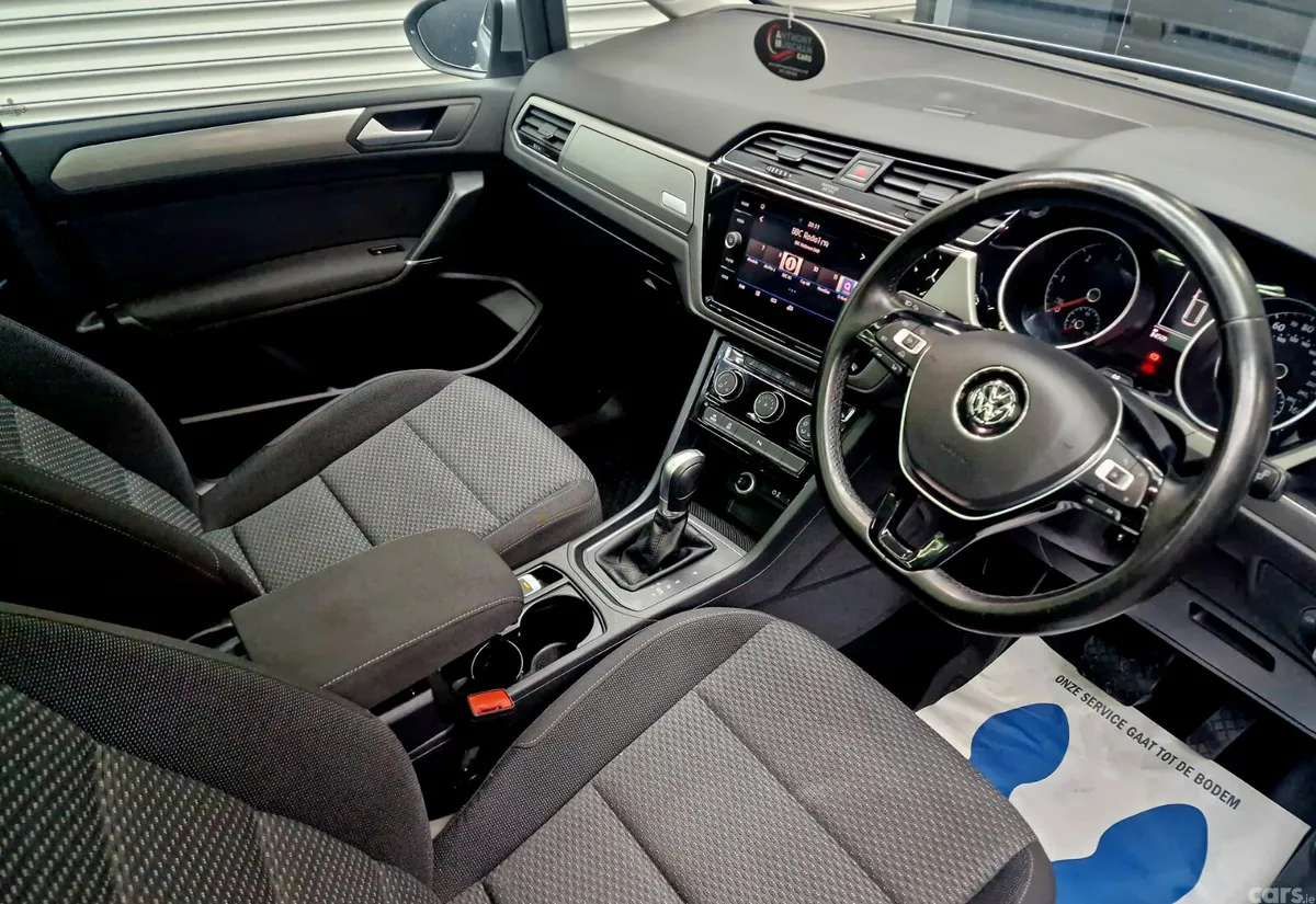 Volkswagen Touran MPV, Diesel, 2018, Silver