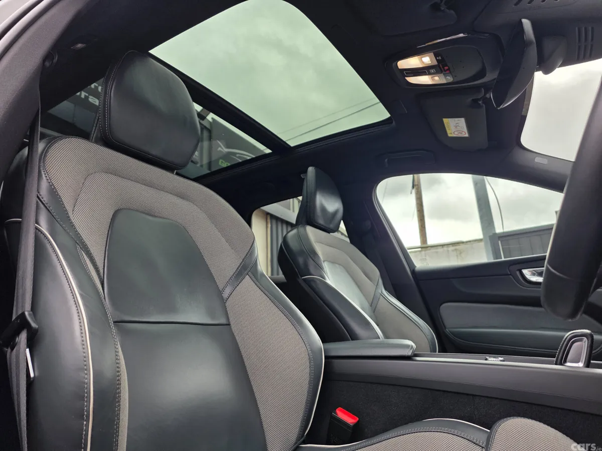 Volvo XC60 SUV, Diesel, 2022, Black