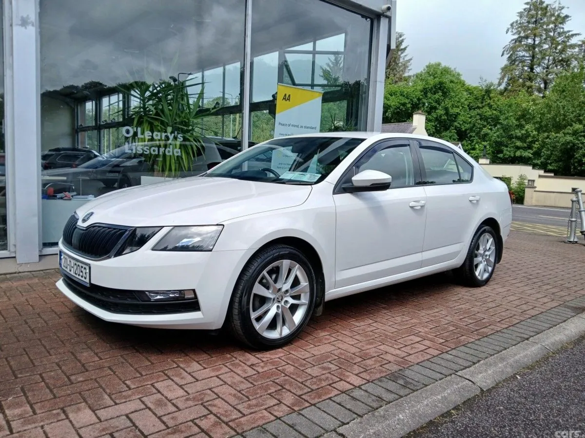 Skoda Octavia Saloon, Diesel, 2020, White