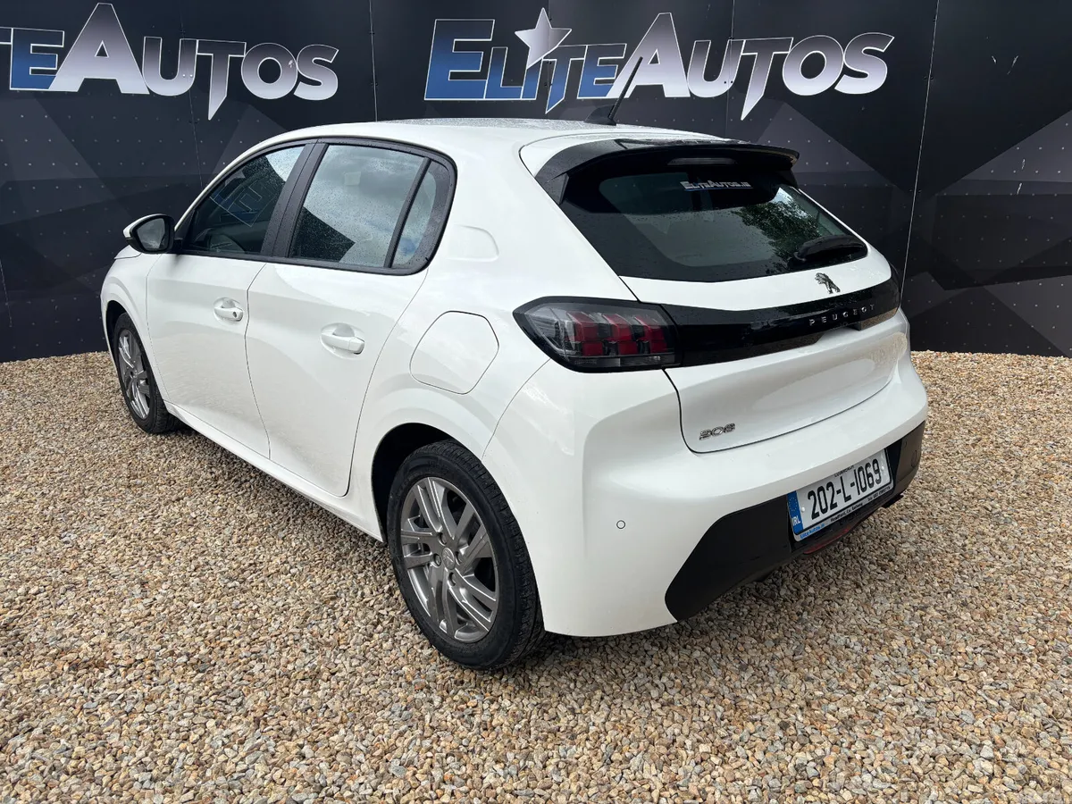 Peugeot 208 Hatchback, Petrol, 2020, White