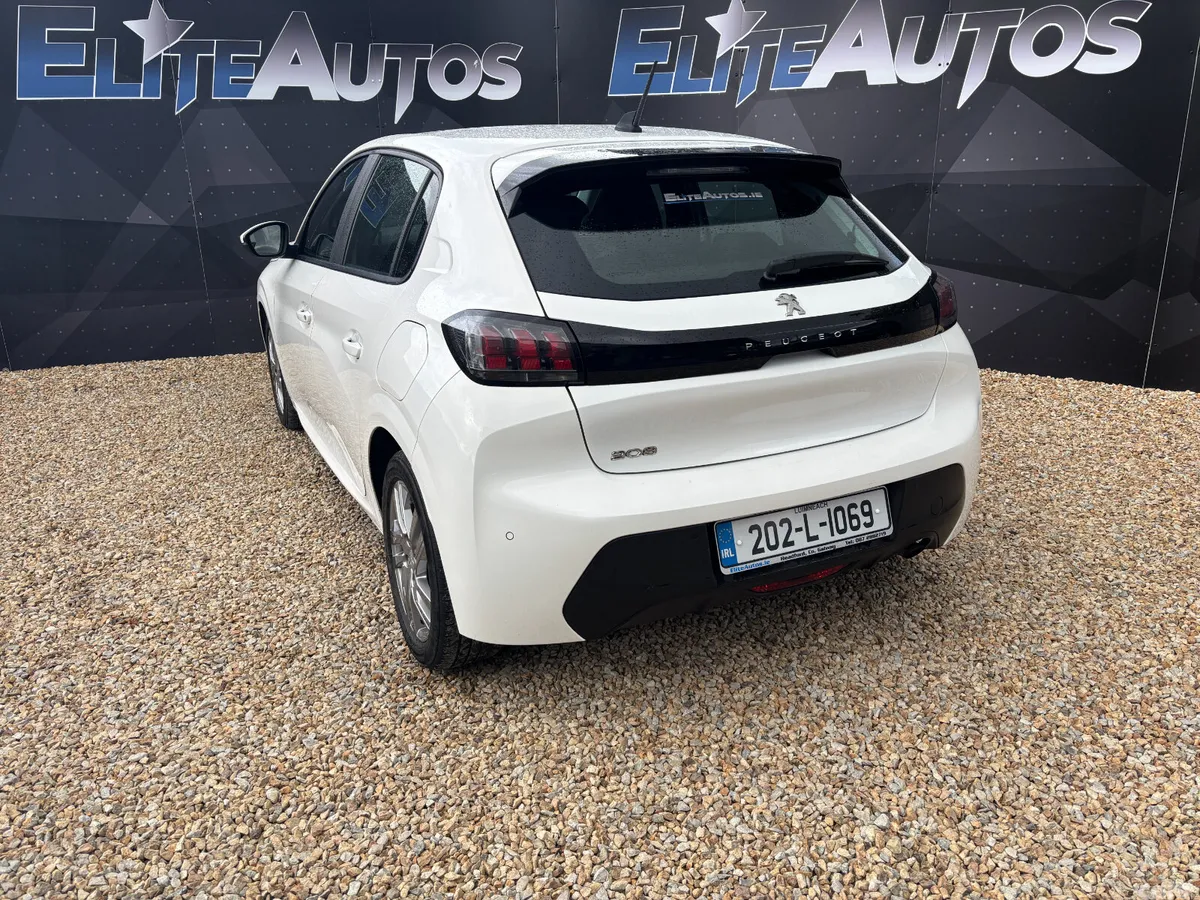 Peugeot 208 Hatchback, Petrol, 2020, White