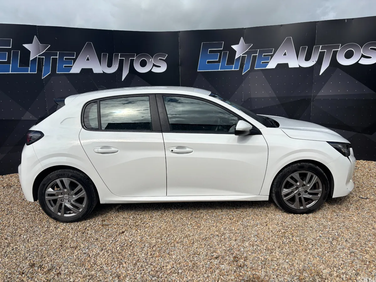 Peugeot 208 Hatchback, Petrol, 2020, White