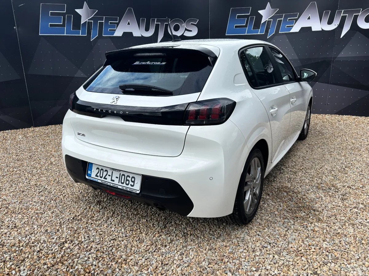 Peugeot 208 Hatchback, Petrol, 2020, White