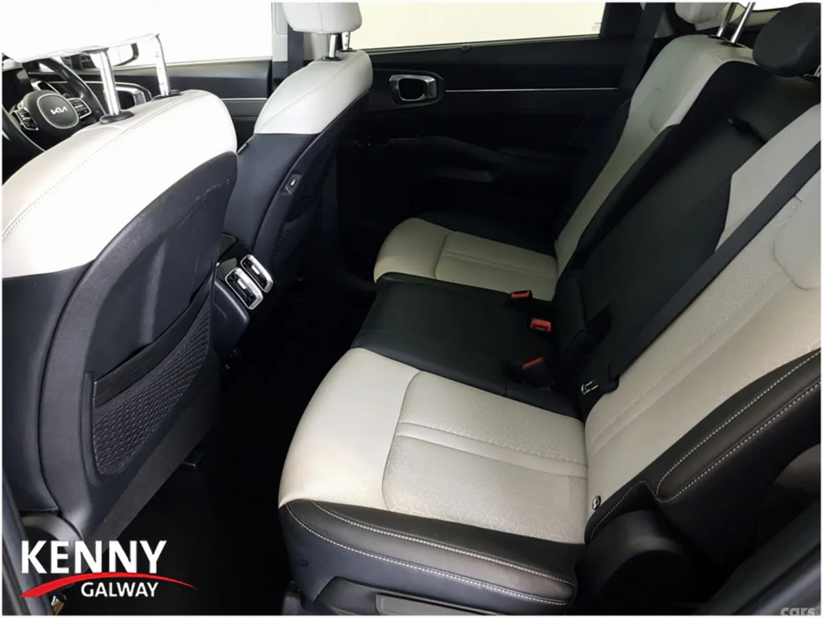 Kia Sorento MPV, Diesel, 2023, Grey