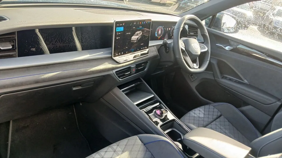 Volkswagen Tayron Estate, Diesel, 2025, Blue