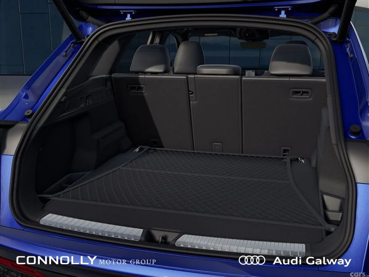Audi Q5 SUV, Petrol Plug-in Hybrid, 2027, Blue