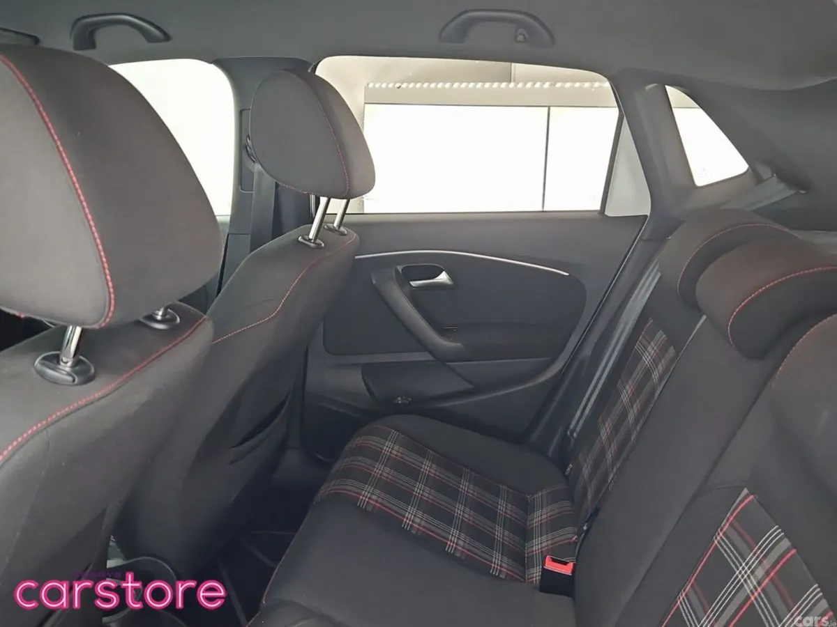 Volkswagen Polo Hatchback, Petrol, 2016, White