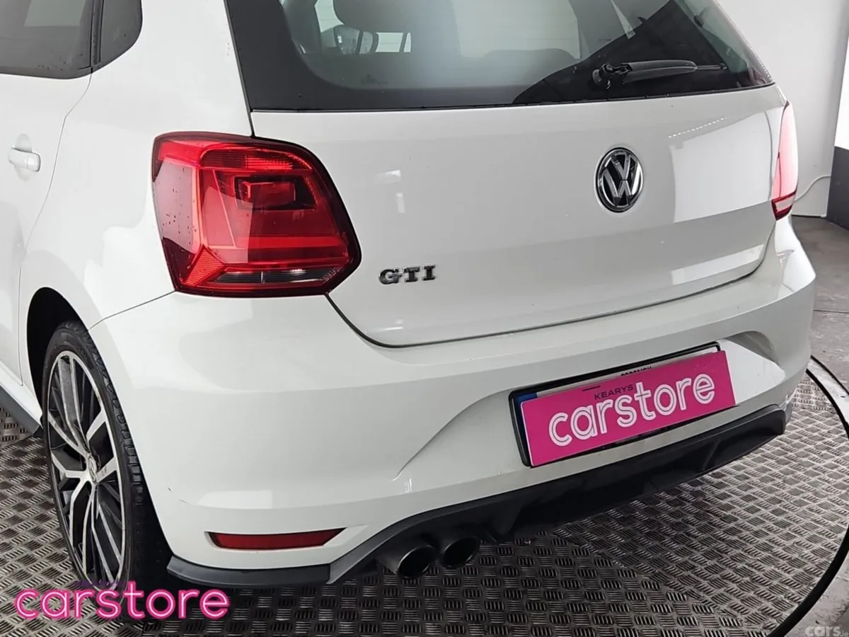 Volkswagen Polo Hatchback, Petrol, 2016, White