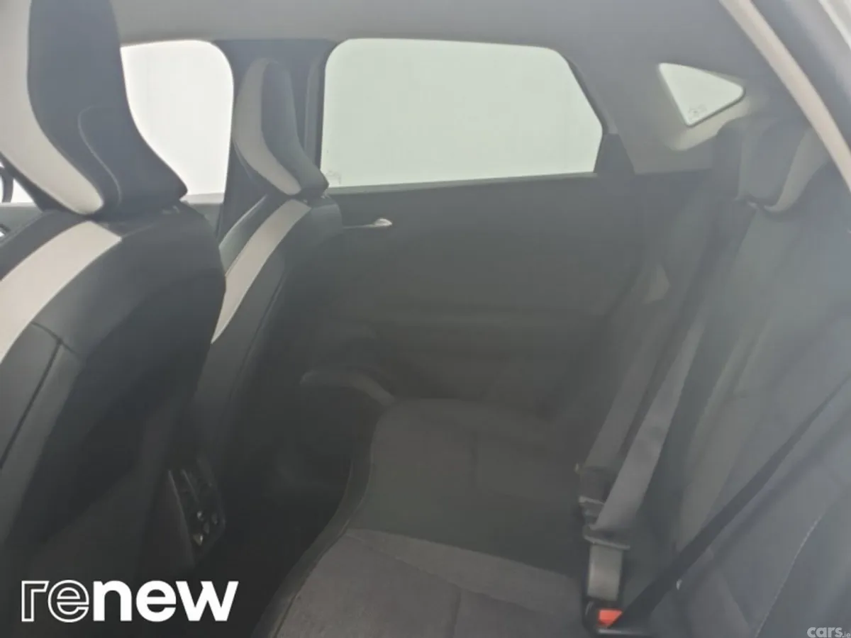 Renault Captur Hatchback, Petrol, 2023, White