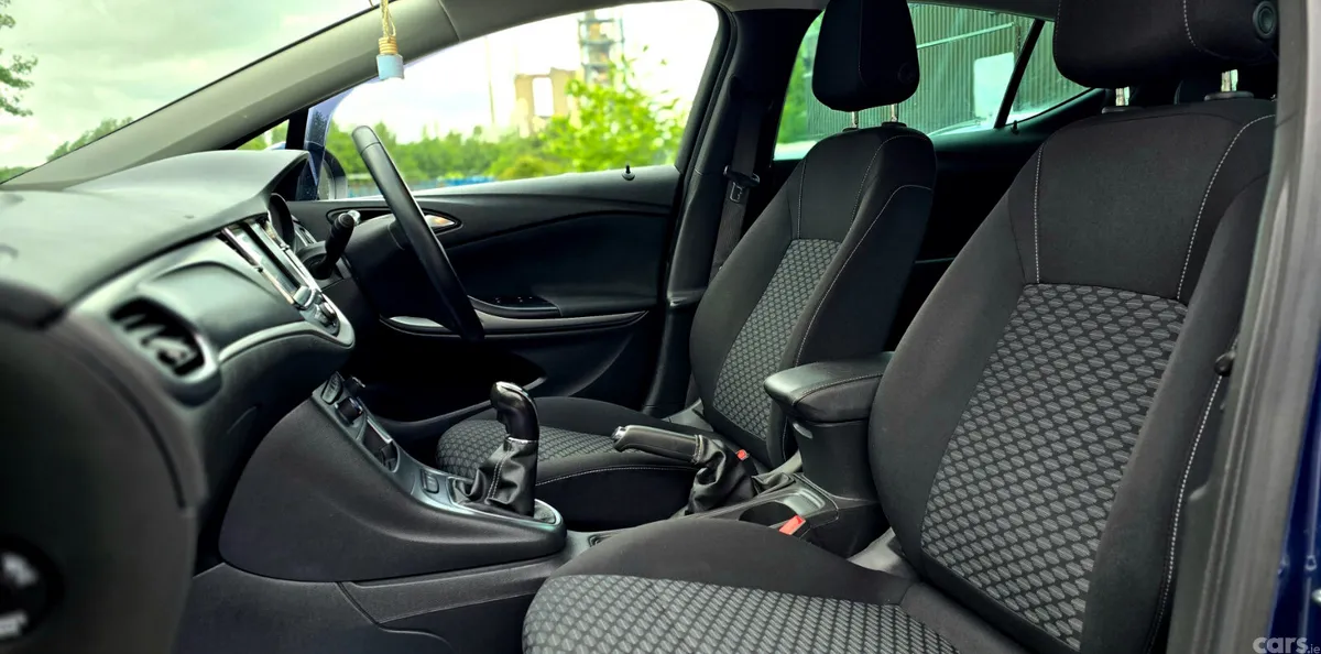Vauxhall Astra Hatchback, Diesel, 2020, Blue
