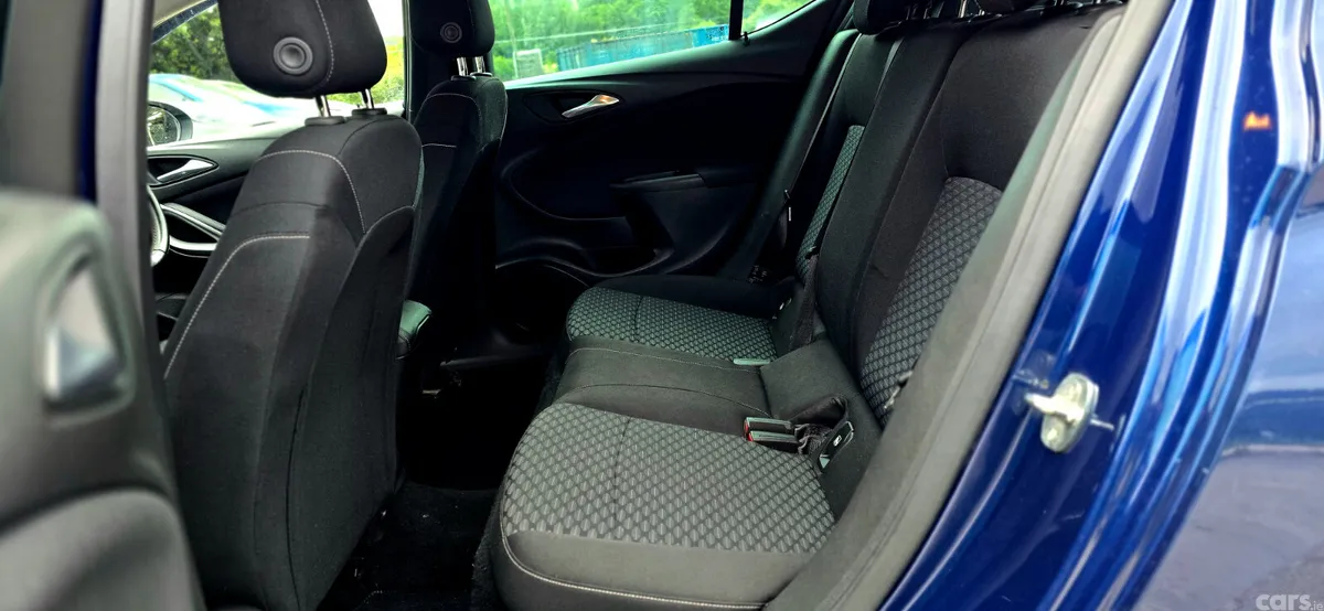 Vauxhall Astra Hatchback, Diesel, 2020, Blue