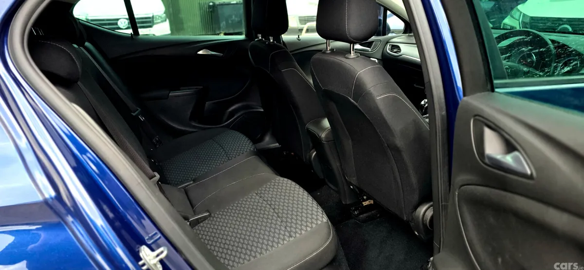 Vauxhall Astra Hatchback, Diesel, 2020, Blue
